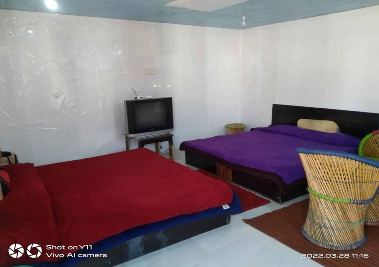 Silver Dew Resorts And Restaurant Dhanaulti Esterno foto