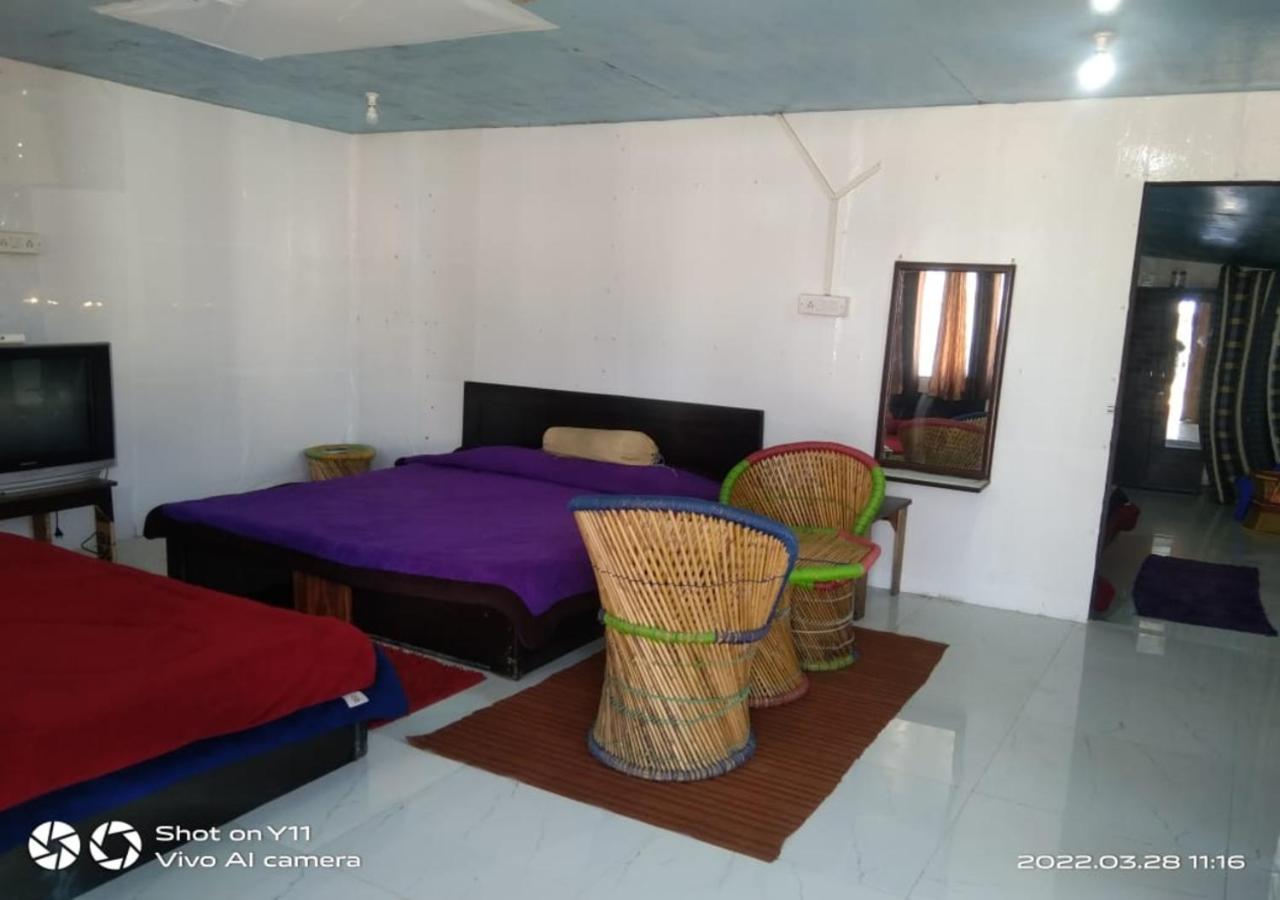 Silver Dew Resorts And Restaurant Dhanaulti Esterno foto