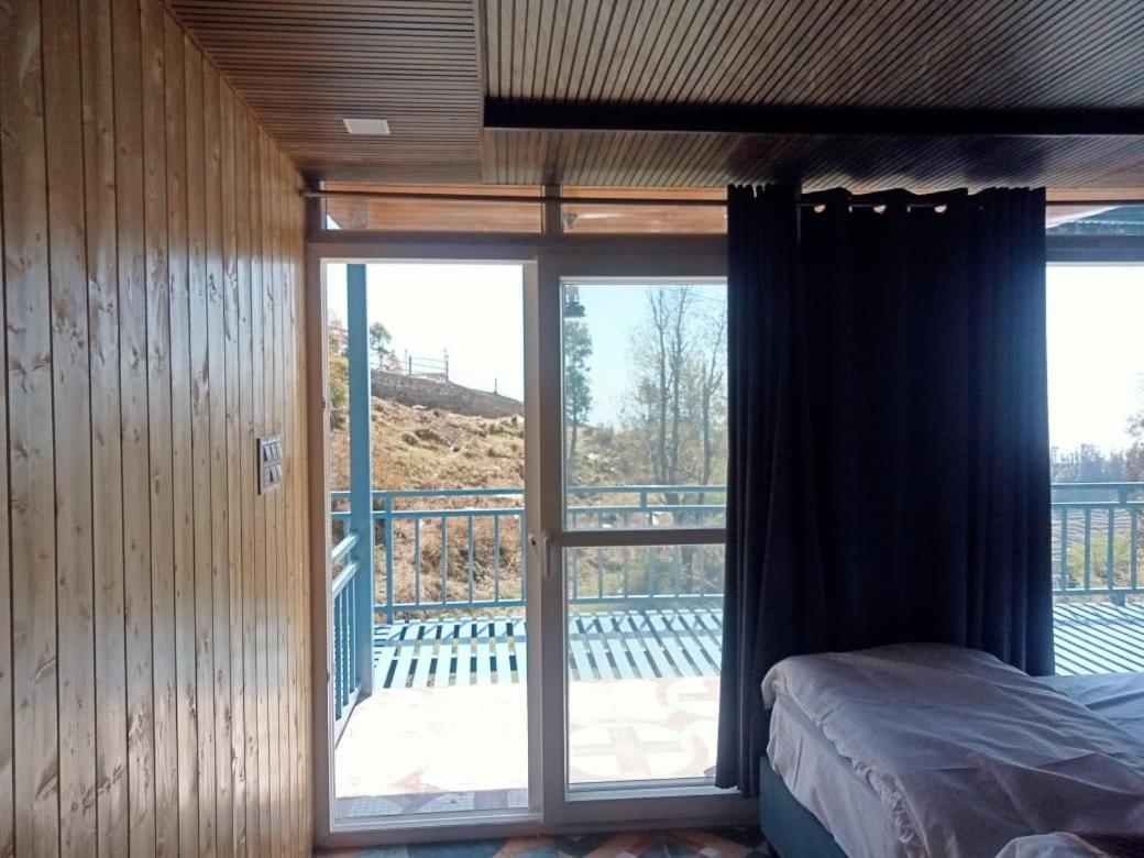 Silver Dew Resorts And Restaurant Dhanaulti Esterno foto