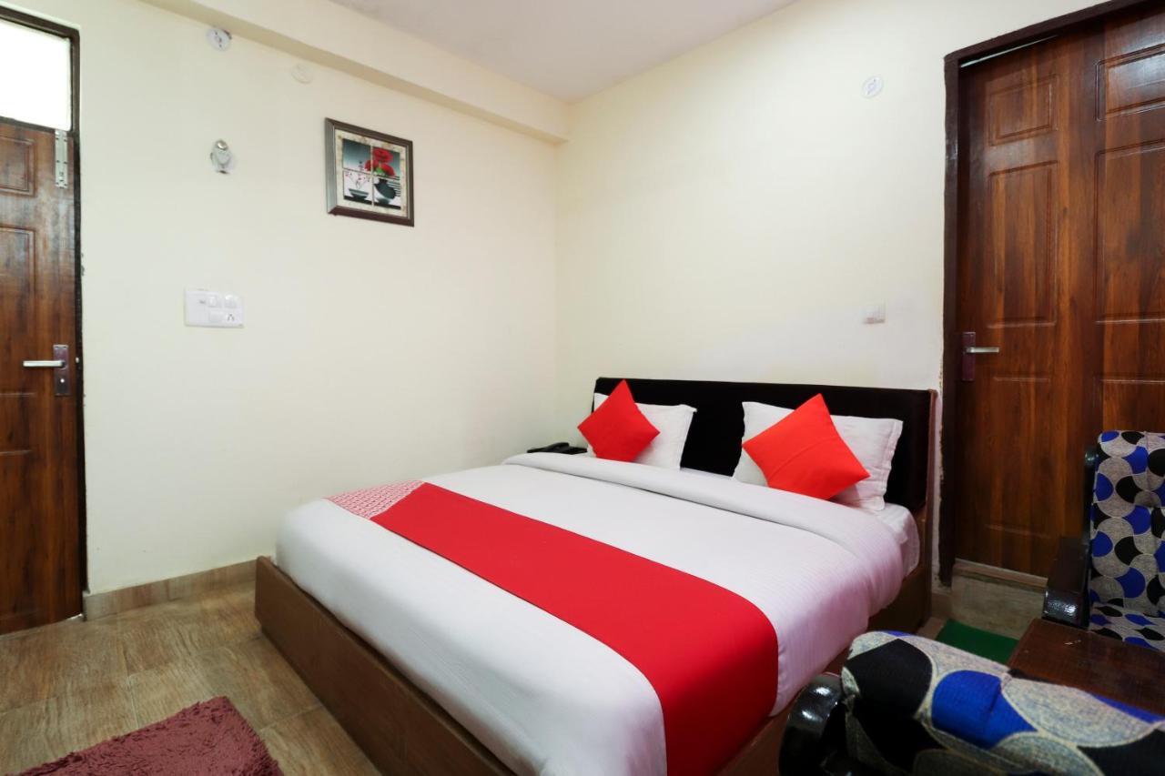 Silver Dew Resorts And Restaurant Dhanaulti Esterno foto