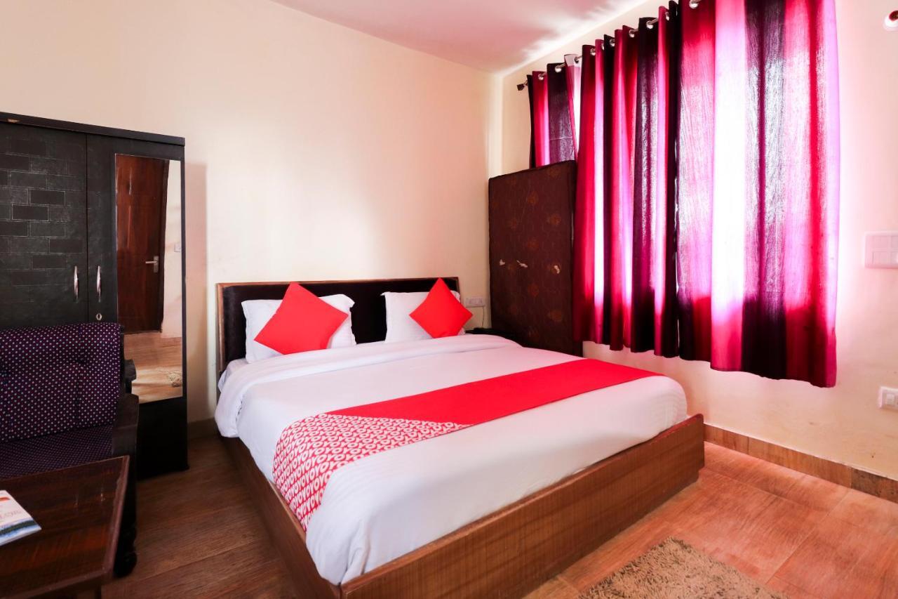 Silver Dew Resorts And Restaurant Dhanaulti Esterno foto