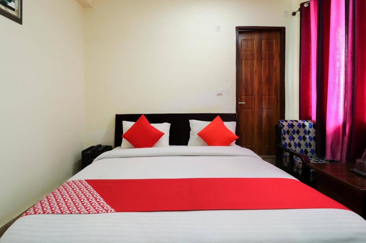 Silver Dew Resorts And Restaurant Dhanaulti Esterno foto