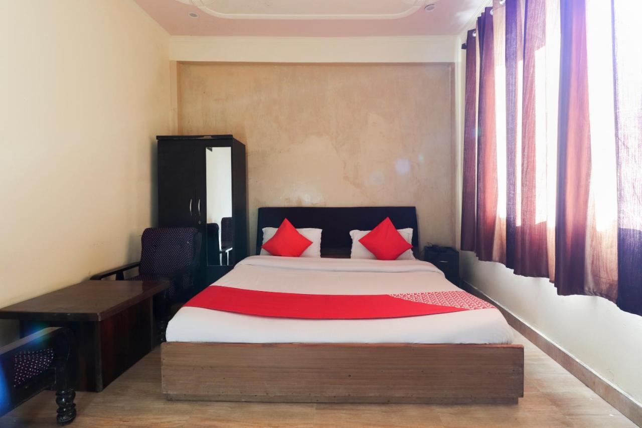 Silver Dew Resorts And Restaurant Dhanaulti Esterno foto