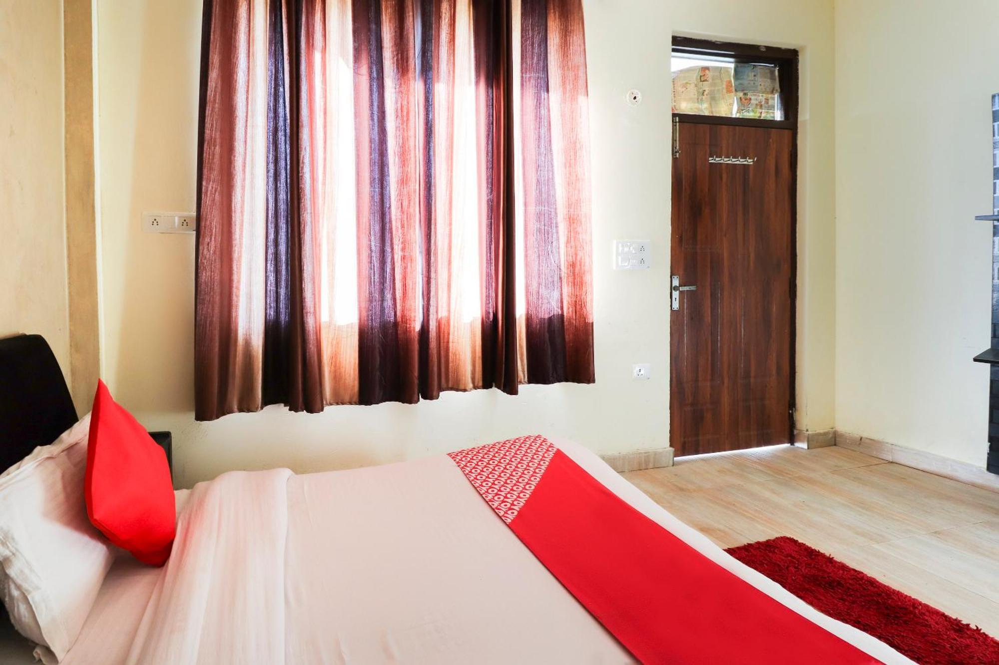 Silver Dew Resorts And Restaurant Dhanaulti Esterno foto