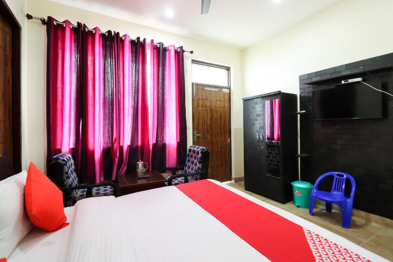 Silver Dew Resorts And Restaurant Dhanaulti Esterno foto