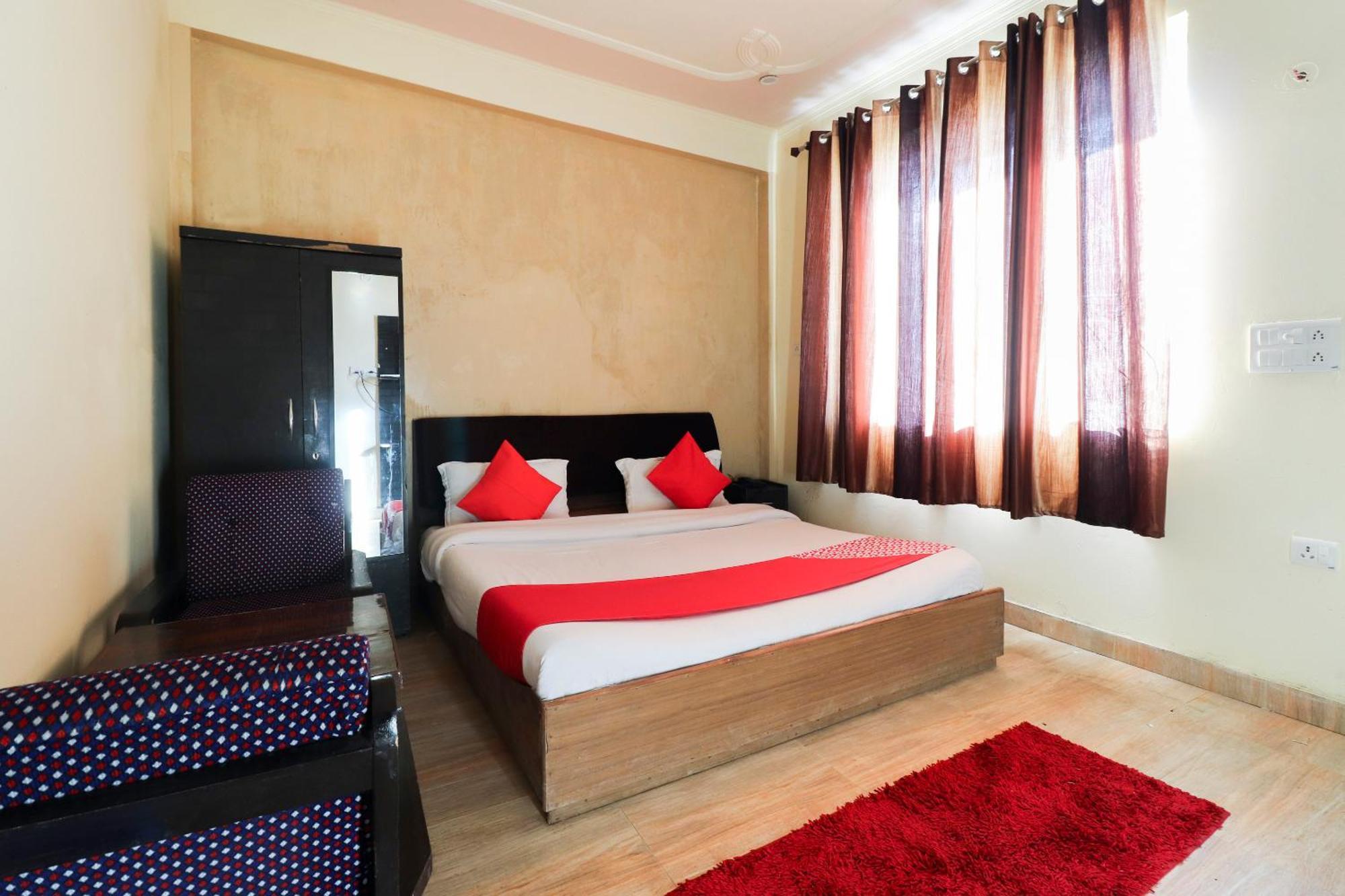 Silver Dew Resorts And Restaurant Dhanaulti Esterno foto