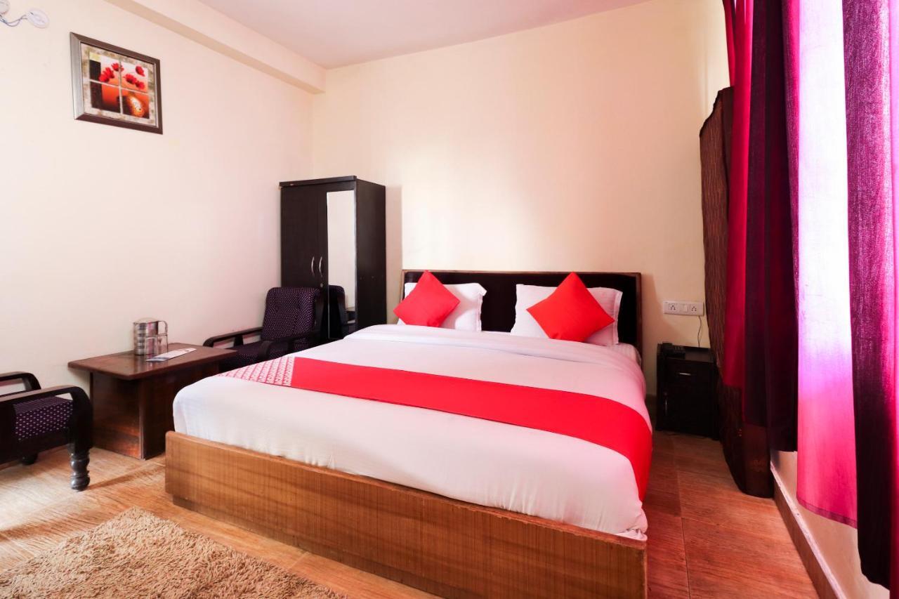 Silver Dew Resorts And Restaurant Dhanaulti Esterno foto